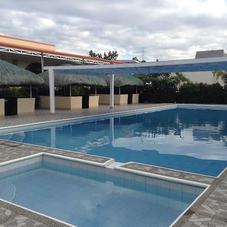 Ukl Ever Resort Hotel Laoag Zewnętrze zdjęcie